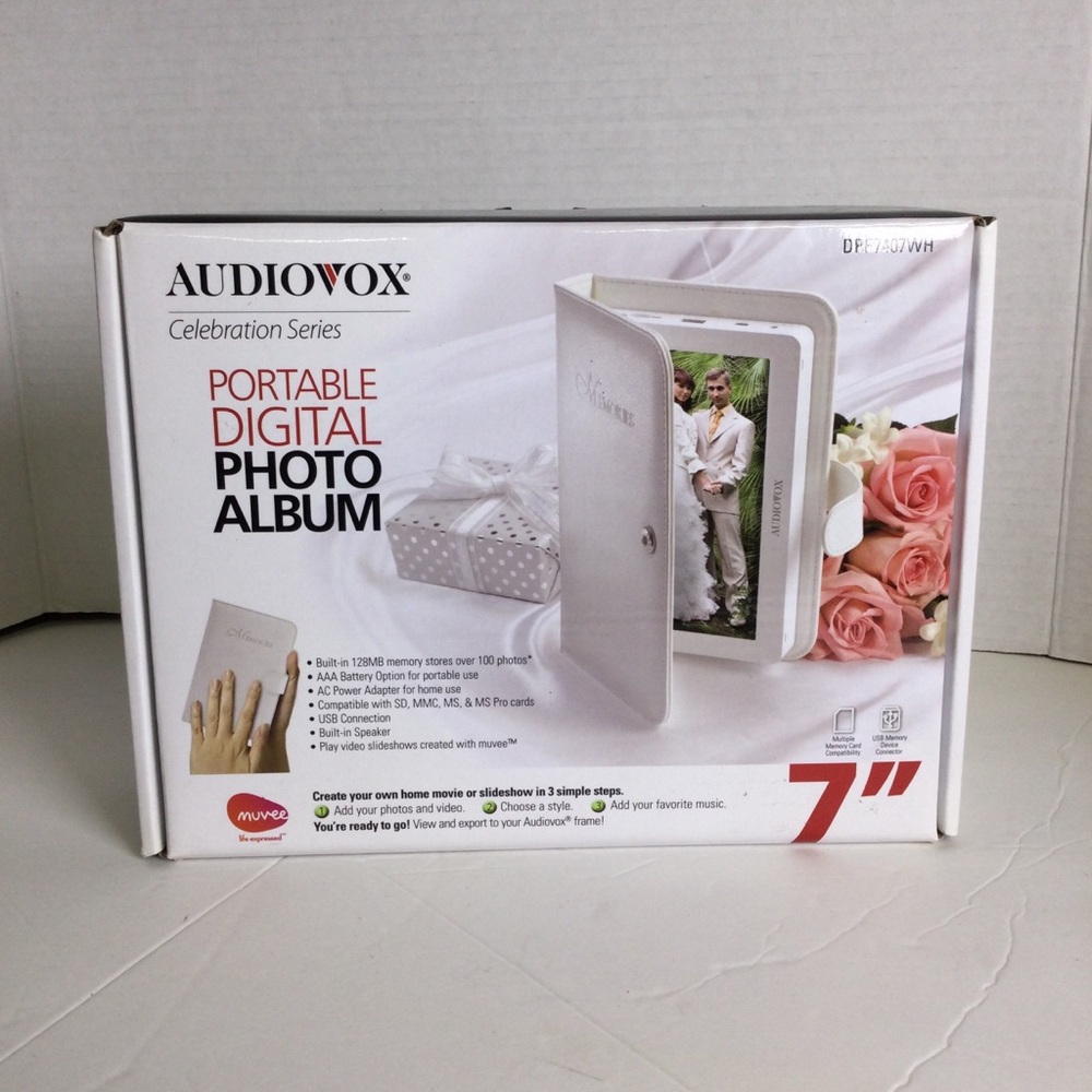 Audiovox Portable Digital Photo Album 7”. White Cover with Rounded Corners. New